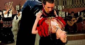 La Máscara del Zorro es una gran película de acción pero lo que la distingue es el tórrido romance entre Antonio Banderas y Catherine Zeta-Jones