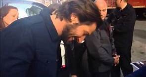 Michiel Huisman Has Fun With Fans