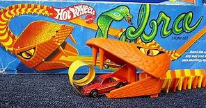 Hot Wheels Cobra Stunt Set from 1983! Hot Wheels Track Set Review by Race Grooves