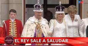 Carlos III, la reina Camila y la familia real , sin Harry, saludaron desde el balcón del palacio
