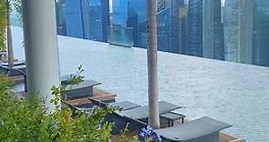号称亚洲最奢华的新加坡金沙酒店空中花园的无边际游泳池有想去的没有？