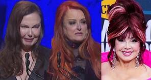 Naomi Judd’s Daughters Break Down During Country Music Hall of Fame Induction