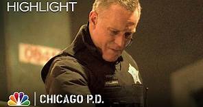 Shots Fired! Voight Attempts to Take Down an Armed Criminal - Chicago PD