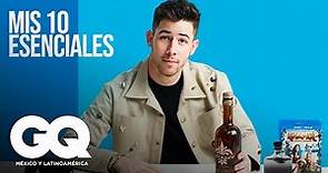Nick Jonas y las 10 cosas sin las que no puede vivir |10 esenciales|GQ México y Latinoamérica