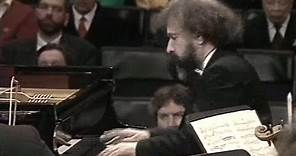 Radu Lupu - Brahms Piano Concerto No.1 in D minor / Jukka-Pekka Saraste, FRSO (Video 1996)