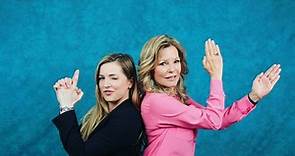 Cheryl Ladd teaching fans how to do the "Charlie's Angels" pose for photos! These were taken last year at Chiller 2019
