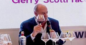 Gerry Scotti: il vino unisce le generazioni