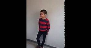 Enrique de Francia con tan solo 7 años cantando "EL REGALO" | VEOFLAMENCO