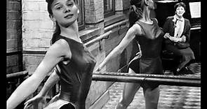 RARE - Dancing Audrey Hepburn in "The Secret People" - 1952 (HD)