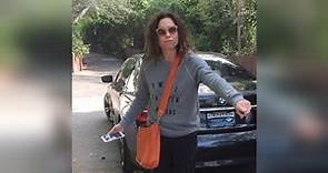 Watch Minnie Driver Flip Out On Neighbor Over Shared Driveway Feud