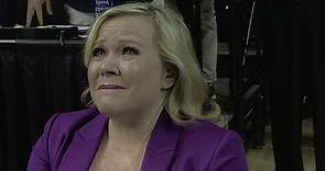 Cancer survivor Holly Rowe brought to tears by Stand Up To Cancer moment