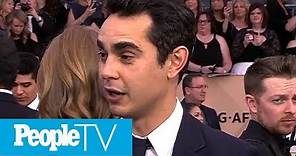 Max Minghella: Handmaid's Tale Cast Sings Taylor Swift On Set | PeopleTV | Entertainment Weekly