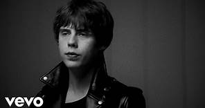 Jake Bugg - What Doesn't Kill You (Official Music Video)