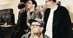 Damon Albarn wrote new Blur album while on tour with Gorillaz - Far Out Magazine