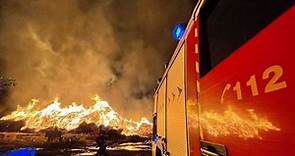 Caen 15.000 rayos por la DANA: un fuego arrasa una fábrica en San Sebastián de los Reyes