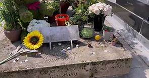 Tombe de Serge GAINSBOURG cimetière du Montparnasse Paris