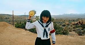 ATARASHII GAKKO! - Pineapple Kryptonite (Official Music Video)