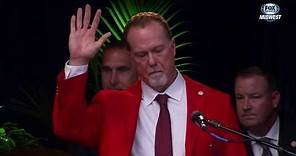 Mark McGwire thanks the fans as he enters the Cardinals Hall of Fame