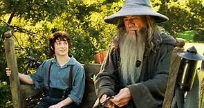 Frodo y Gandalf de paseo por la comarca - El Señor de los Anillos: La comunidad del anillo
