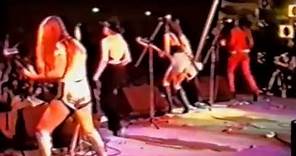 Runaways - Japan (1977 - Full Concert HD)(DHV 2011)
