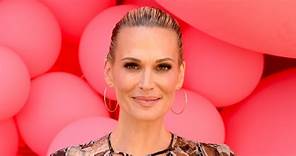 Watch Molly Sims Multi-Task Like A Pro In Her Latest Workout Video On IG