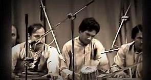 Nusrat Fateh Ali Khan with Ustad Farrukh fateh Ustad Dildar Tabla Harmonium Best Team