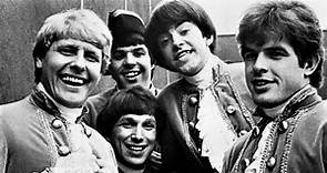 PAUL REVERE & THE RAIDERS - 10 Best - Kicks, Hungry, Good Thing etc. - see listing - stereo