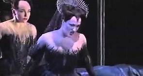Diana Damrau as Queen of the Night (english subtitles available)