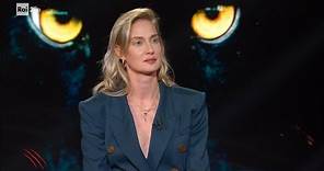 Eva Riccobono: "Sono una giraffa, bionda, alta e collo lungo" - Belve 17/10/2023