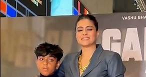 Kajol Devgan With Son | Kajol And Son Yug Devgan Look Adorable At The Ganpath Premiere | N18S