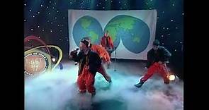 East 17 - Around The World (Top Of The Pops 1994)