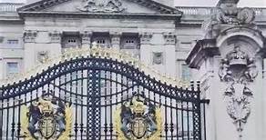 Buckingham Palace - London Tour Vlog | United Kingdom