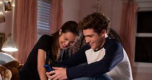 Joshua Bassett y Olivia Rodrigo, en una relación a distancia en el tráiler de la T2 de la serie de 'High School Musical'