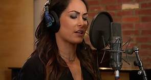 Total Divas Season 4, Episode 8 Clip: Brie Bella tests out her singing chops
