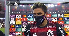 Pedro, figura de Flamengo ante Corinthians