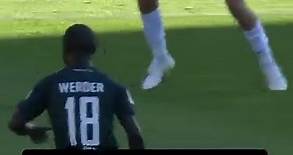 Marvin Ducksch is no dummy! 🧠 He knew who Naby Keïta's pass was for! 👀 💚🤍 #Bundesliga | SV Werder Bremen | Bundesliga