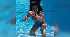 La mexicana Lucero Acosta se vuelve viral con un entrenamiento poco convencional en bikini pool