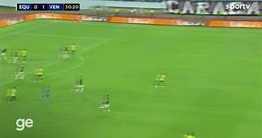 Aos 30 min do 1º tempo - drible de Jovanny Bolívar do Venezuela contra o Equador