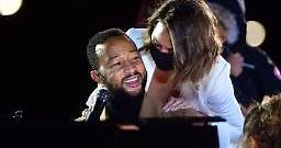 John Legend apoya a su esposa en medio de escándalo