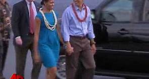 Raw Video: Obamas Arrive in Hawaii for Vacation