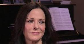 "Weeds" star Mary-Louise Parker unveils her hot new memoir, "Dear Mr. You"
