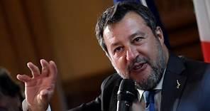Salvini su Gentiloni: «Sembra che il Commissario europeo italiano giochi per un'altra Nazionale»