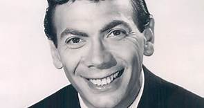 Ed Ames, singer who starred in TV’s ‘Daniel Boone,’ dies at 95