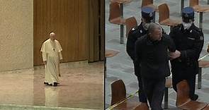 Vaticano, bizzarro fuoriprogramma durante l'udienza generale del Papa