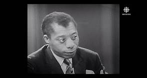 En 1967, l'écrivain James Baldwin parle de sa vie et des tensions raciales aux États-Unis