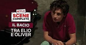 Chiamami col tuo nome | Elio e Oliver si baciano in città | Netflix Italia
