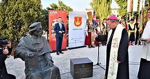 Pomnik kanclerza wielkiego koronnego Jana Łaskiego stanął w Łasku ZDJĘCIA