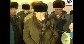 Russia - Chernomyrdin Warns Dudayev