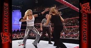 Trish Stratus vs. Molly Holly | WWF RAW (2002)
