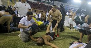Tragedia en El Salvador: 12 muertos por una estampida en el estadio Cuscatlán